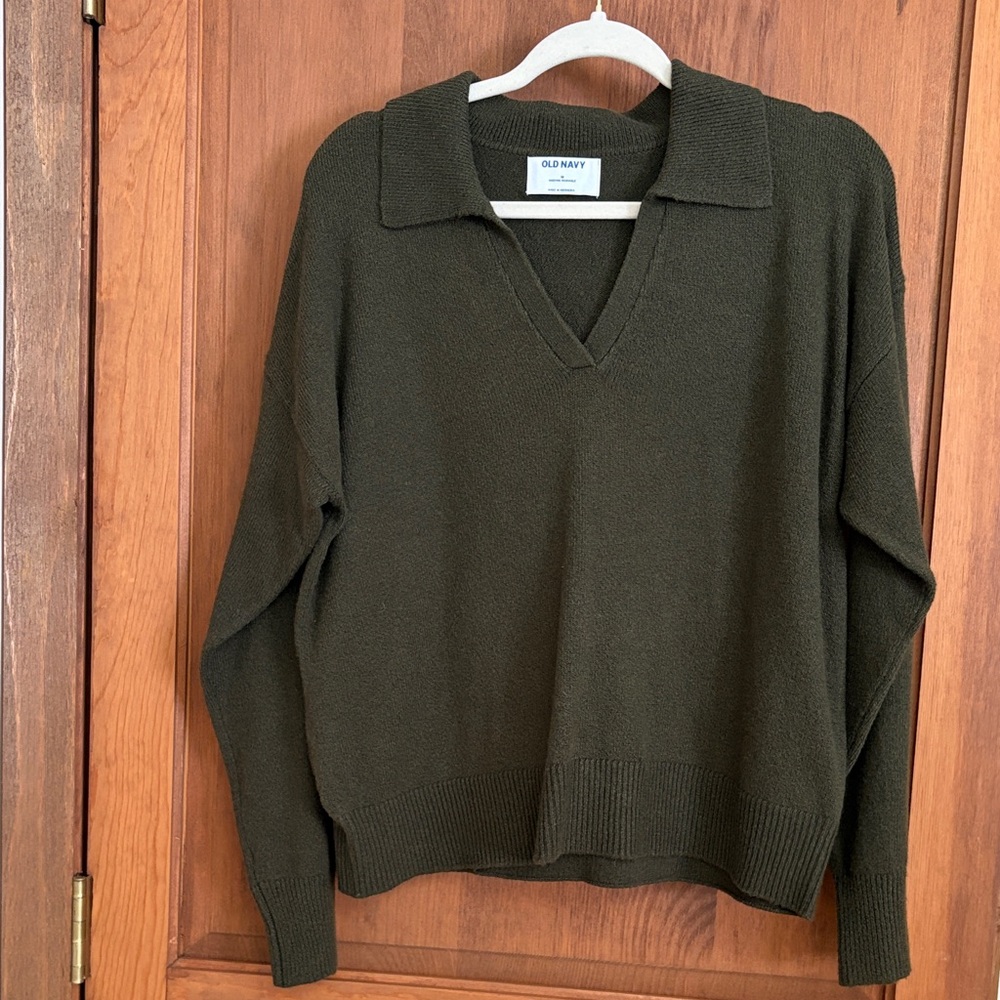 Old Navy Women's Dark Green V-Neck Sweater